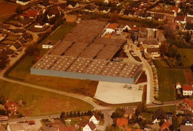 Unternehmenshistorie-aelteres Luftbild von heroal Werk