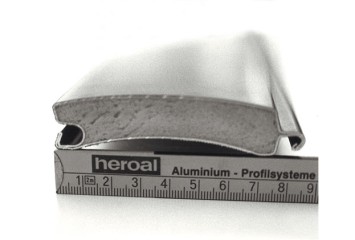 Unternehmenshistorie-Foto von ausgeschaeumten Rollladenstabs